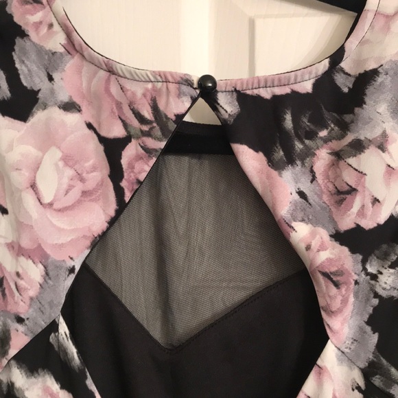 Floral dress - Picture 5 of 8